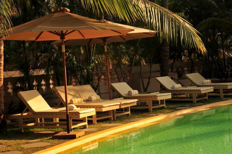 The Clematis Hotel Candolim Exterior photo